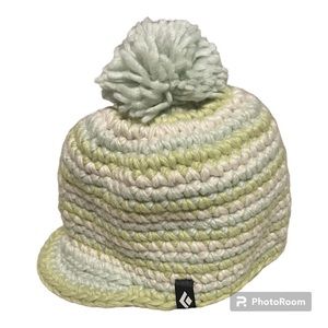 BLACK DIAMOND ski wear Pom Pom beanie - hit the slopes in style w/ cute warmth!